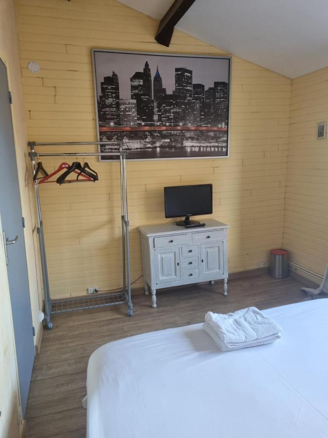 Chambres Individuelles Avec Cuisine Commune Tilloloy Zewnętrze zdjęcie